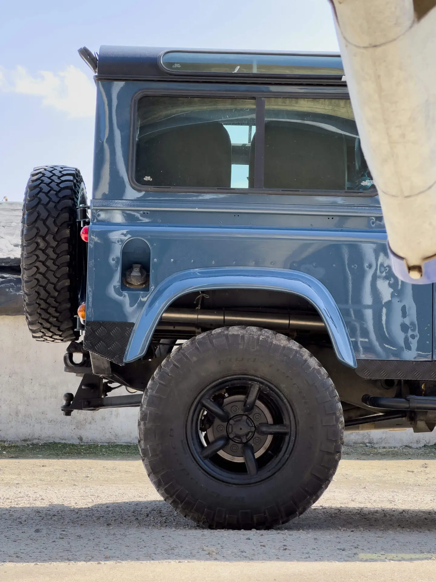 land rover defender 90 in arles blue