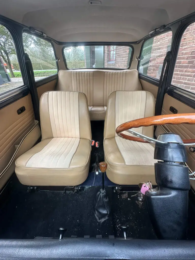 innocenti mini 1001 1973 interior