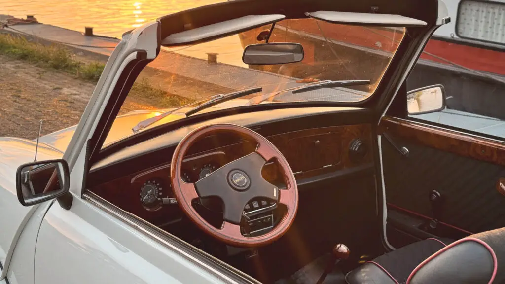 cabrioni mini classic interior in full walnut wood